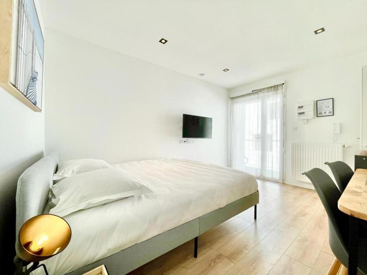 Residence Duguay - Centre Ville - Porte B - Appartements Tout Confort - Neuf - Nouveau Lorient Buitenkant foto
